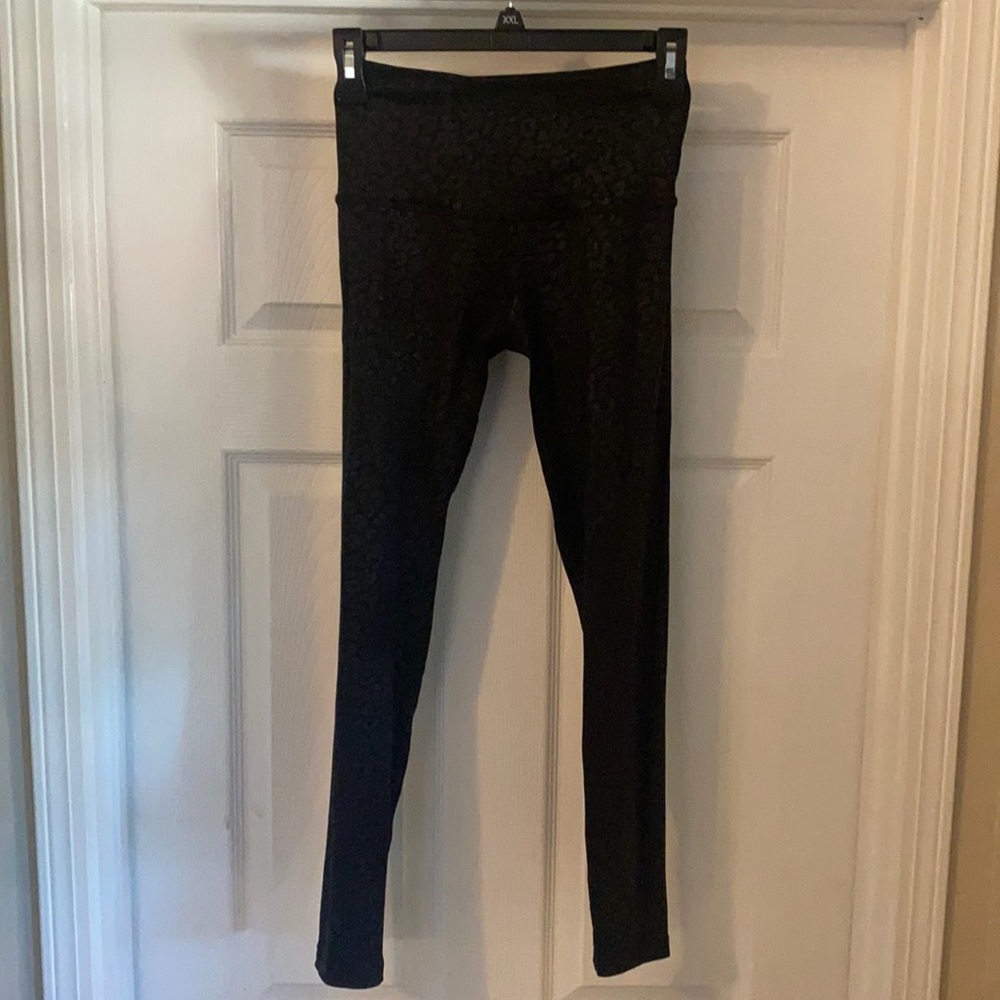 Beyond Yoga black leopard leggings